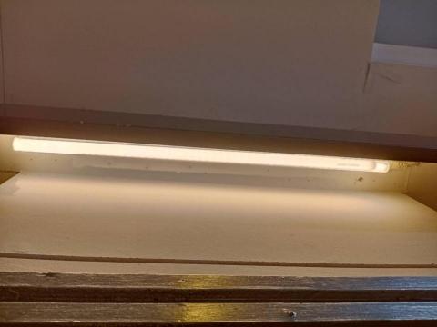 田家鴻 - 支架燈 (層板燈)安裝