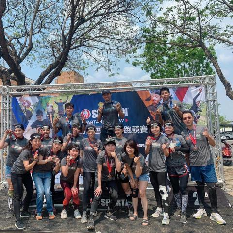 盧柏豪Evan - 健身房學生一起參賽斯巴達