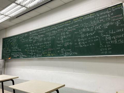 陳儀庭 - 各科都是以英文授課為主！