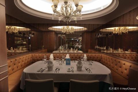 呂志傑 - 極為精緻的小型包廂，但全然沒有約束封閉感