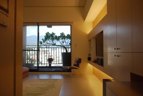 呂志傑 - 陽明山的窗景成為室內極簡裝修的最佳視覺焦點
