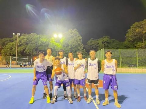  - 參與文學院籃球隊