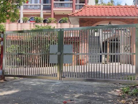 宏申工程行 - 不鏽鋼鐵門