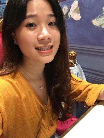 提供翻译u服務的專家Yoki Yoki