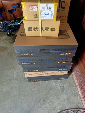 銘成資訊 - 接案成功，客訂五台主機+螢幕