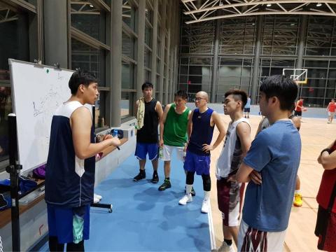 鍾宣義 - 企業籃球訓練團體班戰術指導