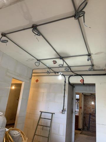 雄心工程行 - 老屋翻修電路配管