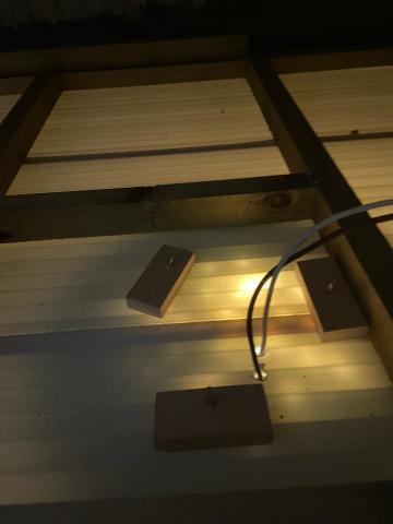 極簡水電維修行-五星卓越專家《於本平台暫停服務》 - 於本平台第二十三單維修
浴廁吸頂燈脫落進行加固