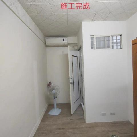 金好上色油漆工程 :陳俊義 - 金好上色油漆施工
用心耐心細心為了美化每一個溫暖的家 創造舒服的好環境
區域:台北市臨䜣街
施工場所:(居家)4面牆
牆面大約:12坪
高度大約:2米5
屋況:裂縫,坑洞,舊壁貼
大約施工內容:
家具和地板做保護必免滴到漆
拆壁貼
除膠
刮除
全面批土 
岩磨
粉刷
粉刷 : 青葉 水泥漆 珍珠白 (百合白+白)平光一式
歡迎參考分享 與 來電謝謝
(施工完成) 金好上色油漆工程 :陳俊義 - 金好上色油漆施工
用心耐心細心為了美化每一個溫暖的家 創造舒服的好環境
區域:台北市臨䜣街
施工場所:(居家)4面牆
牆面大約:12坪
高度大約:2米5
屋況:裂縫,坑洞,舊壁貼
大約施工內容:
家具和地板做保護必免滴到漆
拆壁貼
除膠
刮除
全面批土 
岩磨
粉刷
粉刷 : 青葉 水泥漆 珍珠白 (百合白+白)平光一式
歡迎參考分享 與 來電謝謝
(施工完成)