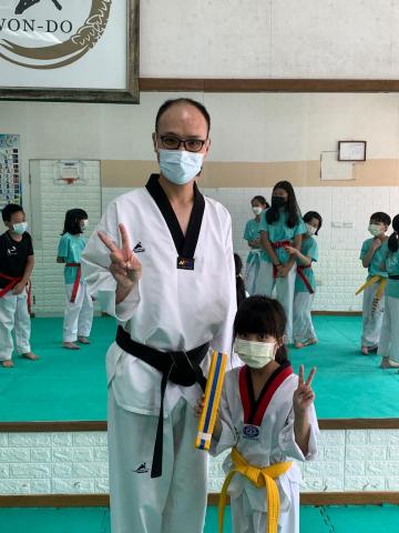 跆拳道 李總教練 - 學生晉級測驗通過
