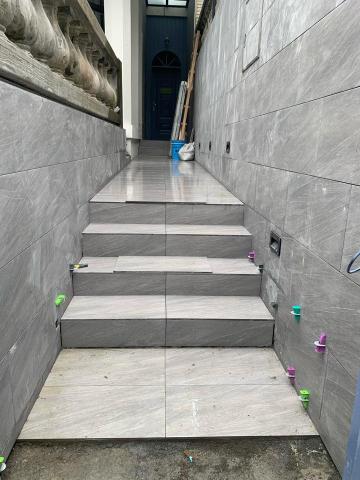 松發專業泥作工程 - 樓梯貼磚～
