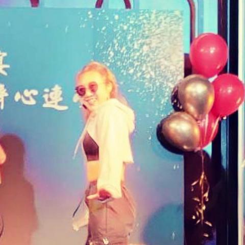 黃瀞瑩 黑大方工作室 - 尾牙活動表演熱場