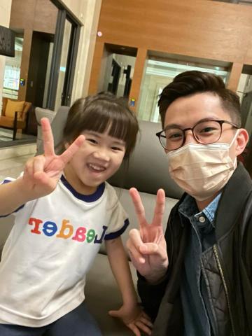 余老師（吉他、烏克麗麗專業教學） - 四歲烏克麗麗小可愛