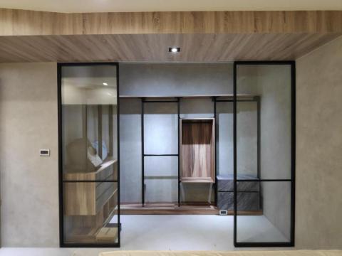 禎咖都棲室內裝修設計有限公司‧袁禎佑建築師 - 淡水李宅服裝設計師的更衣室設計