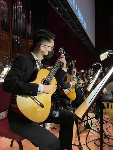 余老師（吉他、烏克麗麗專業教學） - 