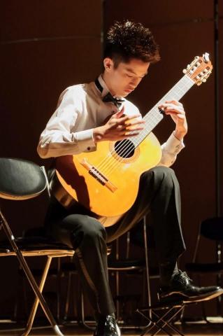 余老師（吉他、烏克麗麗專業教學） - 