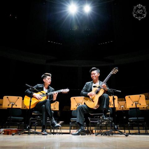 余老師（吉他、烏克麗麗專業教學） - 