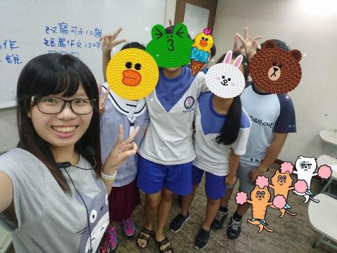 賴祖兒 - 與國三結業班孩子拍照留念（一路帶到結業好捨不得啊）