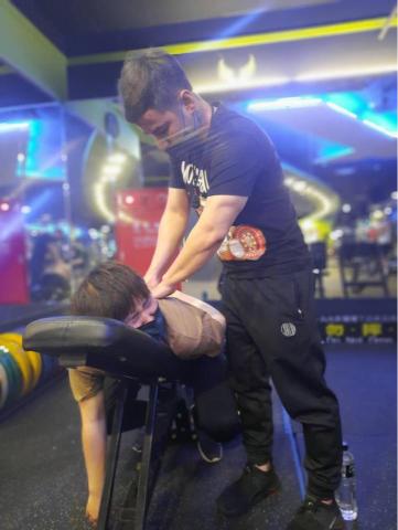 專業按摩調理師（到府服務and工作室） - 健身房運動放鬆