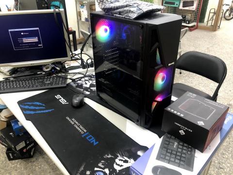 明誠科技 - 客戶訂購電腦實圖