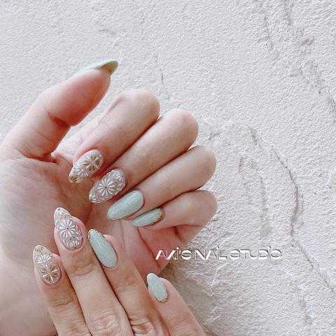 洧彤美甲設計 - 專業花磚造型設計