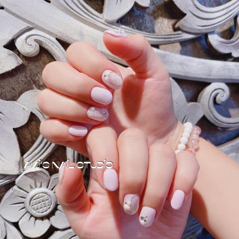 洧彤美甲設計 - 部落客團媽來店接受服務