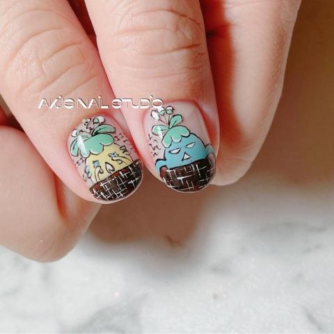 洧彤美甲設計 - 客人挑選line 貼圖繪製在手指上