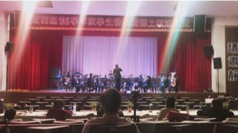 長號碩士馮老師 - 106學年度擔任羅東高商管樂合奏指揮,獲全國音樂比賽管樂合奏高中職A組宜蘭縣賽特優第一
 長號碩士馮老師 - 106學年度擔任羅東高商管樂合奏指揮,獲全國音樂比賽管樂合奏高中職A組宜蘭縣賽特優第一