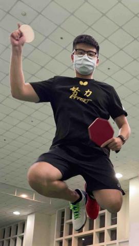 提供桌球服務的專家翁維呈