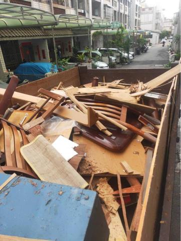 愛屋及烏居家個人預約工作室 - 傢俱拆除 愛屋及烏居家個人預約工作室 - 傢俱拆除