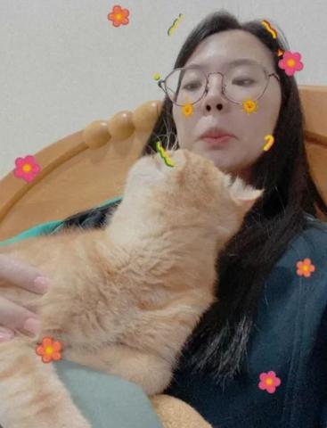 Nicole 王 - 1貓