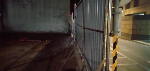 陳仁 - 圍籬內側 陳仁 - 圍籬內側