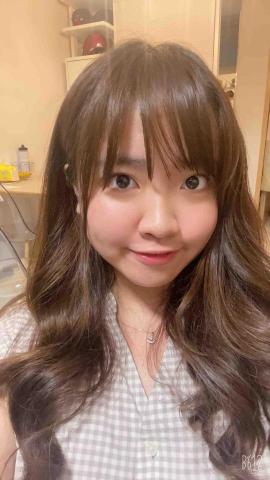 提供睫毛夾用法服務的專家林延蓉