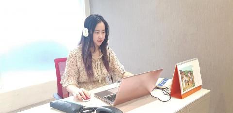 愛中文學院 - 線上授課，使用通訊軟體（Skype）授課