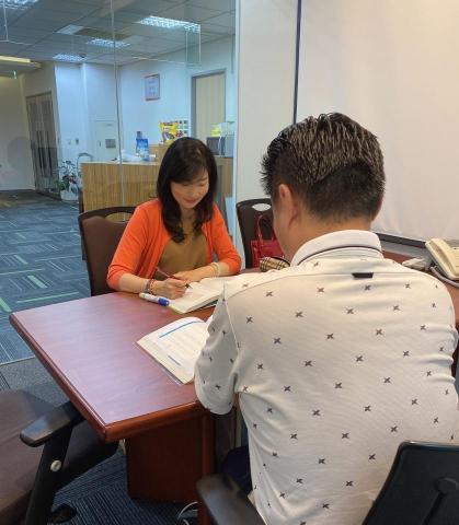 愛中文學院 - 校外授課，本校教師前往學生指定地點授課