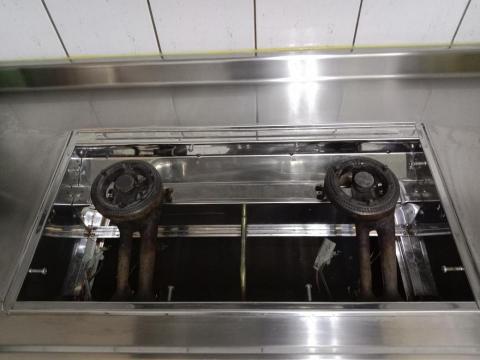 張馨云 - 瓦斯爐台，全部拆開清潔