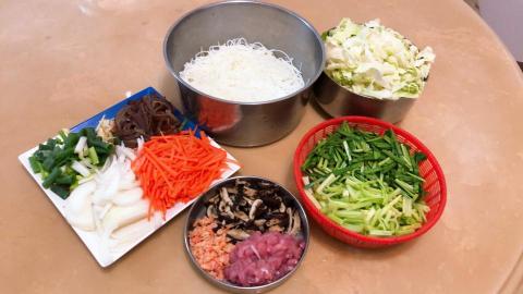 李岫霙 - 什錦炒米粉