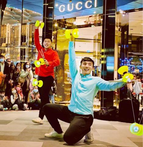 曹和立 - 2021耶誕城-板橋大遠百一樓演出