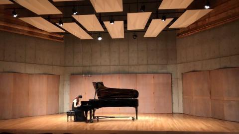 黃老師鋼琴演奏碩士/工作室 - 開過多次個人獨奏會