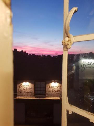 唐乾耀 - 晚上八點多天還是亮的！