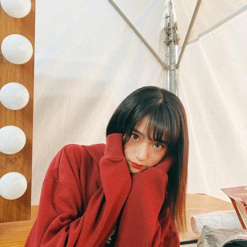 提供睫毛夾用法服務的專家王圈圈