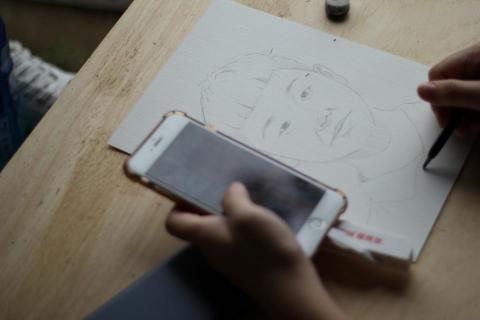 葉芝妤 - 高中參加鶯歌高職人像速寫隊