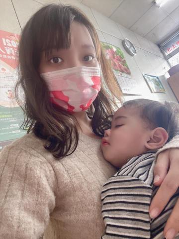 小羽輔導老師🧸 - 一歲的小朋友在我懷裡睡著?