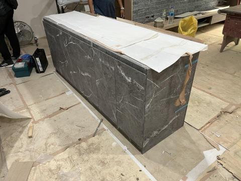 木質地板阿豪 - 中島
灰白根