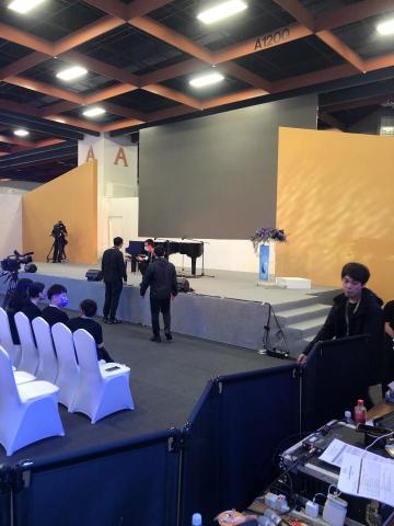 十三哥 - 藝術博覽會