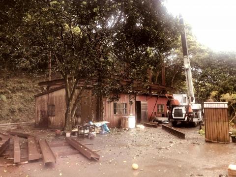 盛鑫金屬工程有限公司 - 拆除老舊鐵皮屋,原地新建H型鋼骨鋼構2層別墅