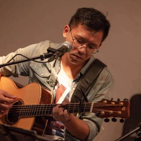 王健宇 - 健宇老師吉他演出照