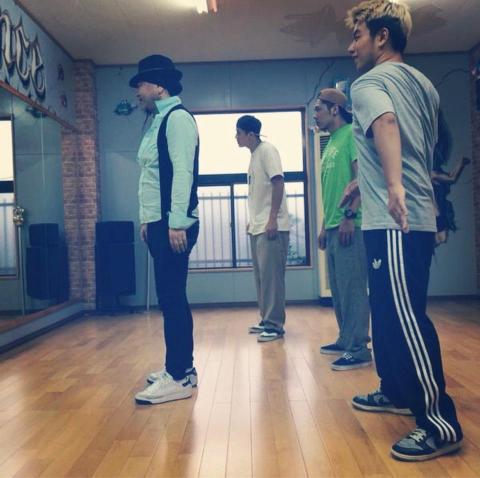 小胖老師街舞教學 - Wade Dance Studio - 赴日本大阪與國際舞者-Seen桑上課側拍