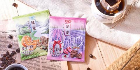 吳錞禎Phoebe - 品牌聯名產品企劃《御守系列濾掛咖啡》2020/4~2021/12
① 藉由產品創新，提升客群的品牌好感度，2020.04與台灣水彩畫家Kiwi Huang設計6款「御守主題」濾掛咖啡，融合咖啡風味與指定主題，與畫家溝通協調繪製。 
②2 021年度銷售量成長1.5倍，銷售額成長2倍。限量4000組節慶禮盒皆提早售完。
③ 策畫宣傳活動與執行，含實體宣傳物、社群文案撰寫、影片拍攝剪輯。