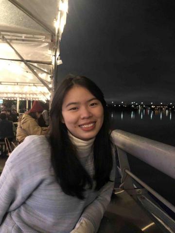 提供壁球服務的專家Emily G.